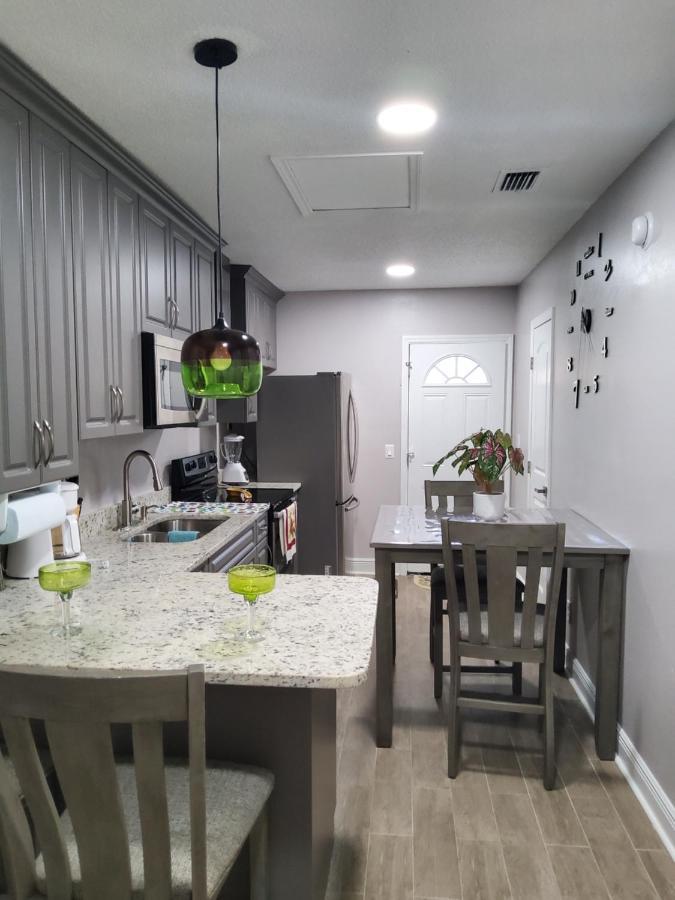 Beautiful Apartment Close To Everything Τάμπα Εξωτερικό φωτογραφία