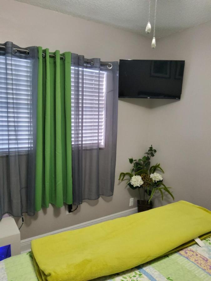 Beautiful Apartment Close To Everything Τάμπα Εξωτερικό φωτογραφία