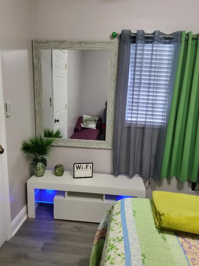 Beautiful Apartment Close To Everything Τάμπα Εξωτερικό φωτογραφία